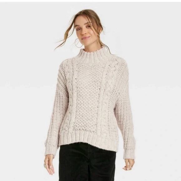 Universal Thread Sweaters - Universal Thread Cream Turtleneck Sweater